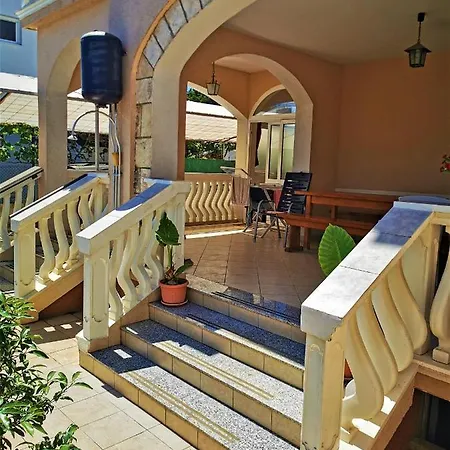 Nancy Apartament Biograd Na Moru