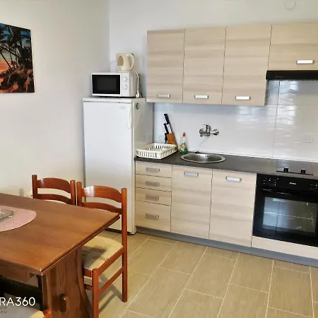 Nancy Apartament Biograd Na Moru